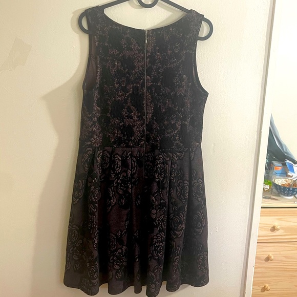 Xhilaration Dress - Picture 2 of 2